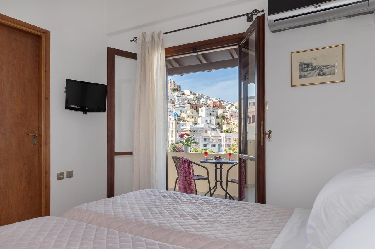 Iliada Hotel Ermoupoli Bagian luar foto