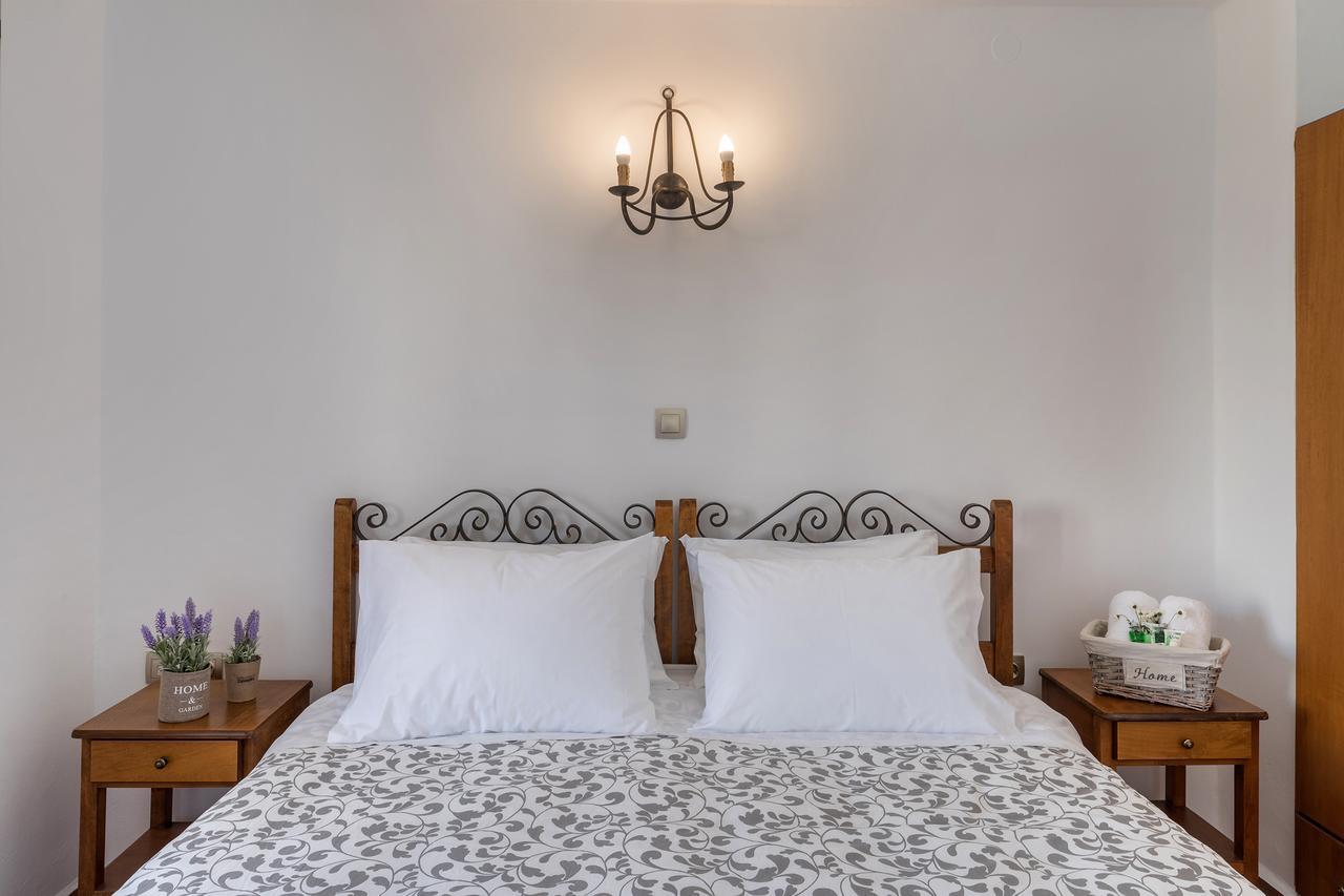 Iliada Hotel Ermoupoli Bagian luar foto