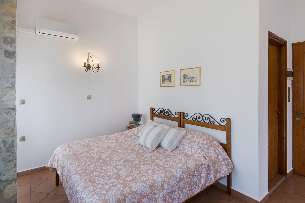 Iliada Hotel Ermoupoli Bagian luar foto