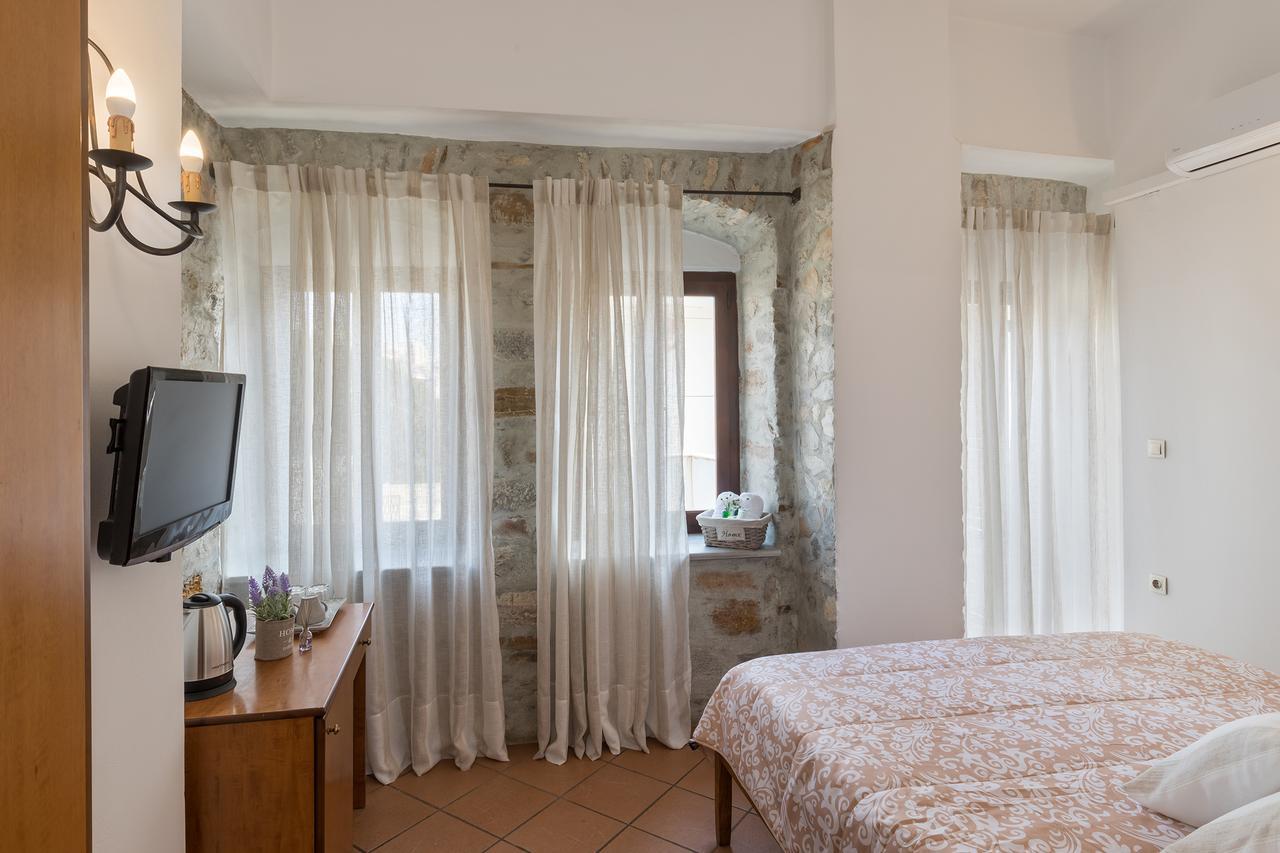 Iliada Hotel Ermoupoli Bagian luar foto