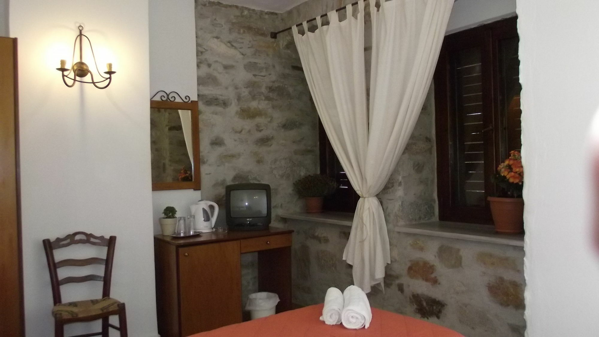 Iliada Hotel Ermoupoli Bagian luar foto